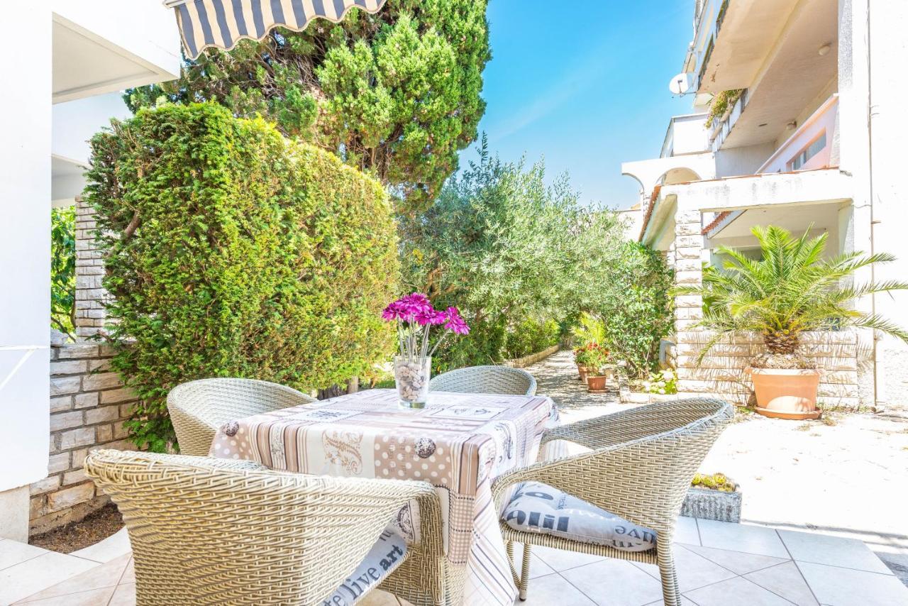 Apartmani Tatjana Novalja Exterior foto