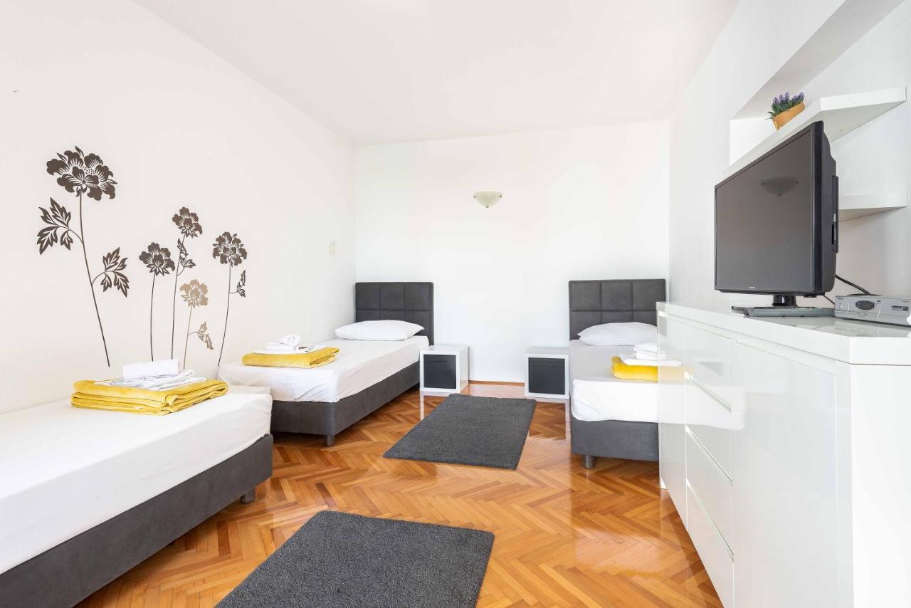 Apartmani Tatjana Novalja Exterior foto