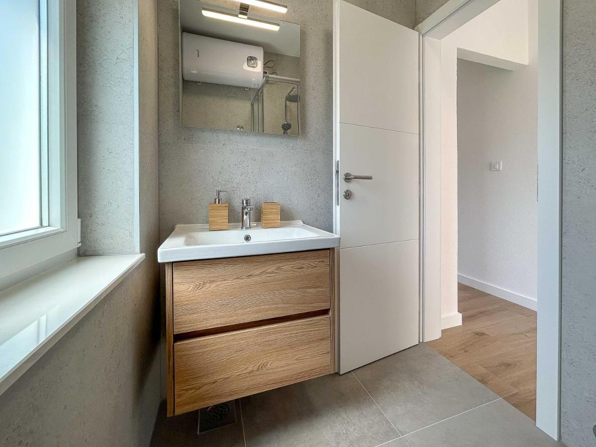 Apartmani Tatjana Novalja Exterior foto
