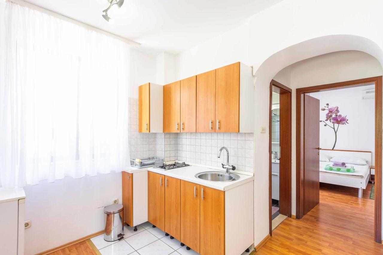 Apartmani Tatjana Novalja Exterior foto