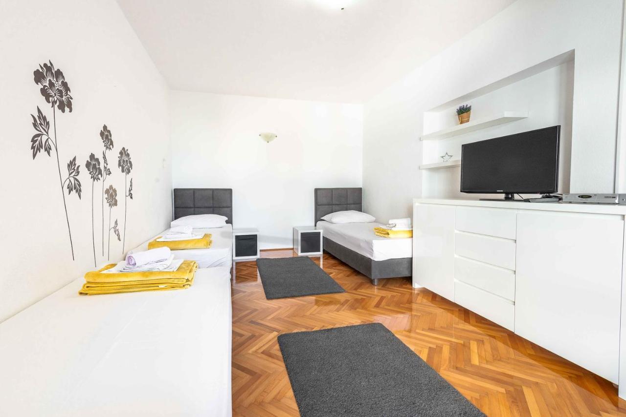 Apartmani Tatjana Novalja Exterior foto