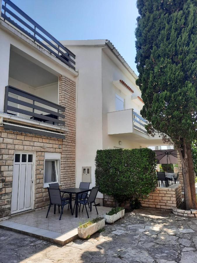 Apartmani Tatjana Novalja Exterior foto