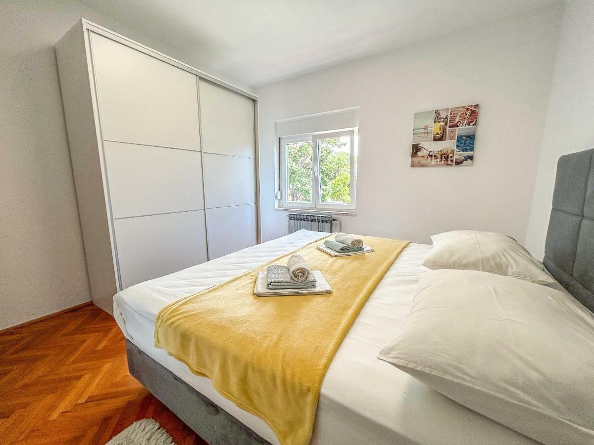 Apartmani Tatjana Novalja Exterior foto